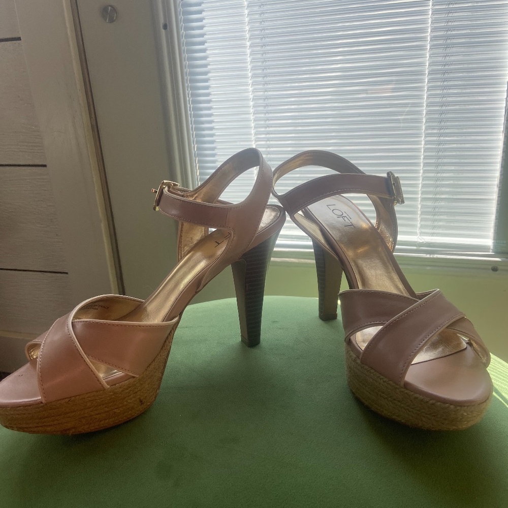 ANN TAYLOR LOFT PINK WOVEN HEELS SIZE 9